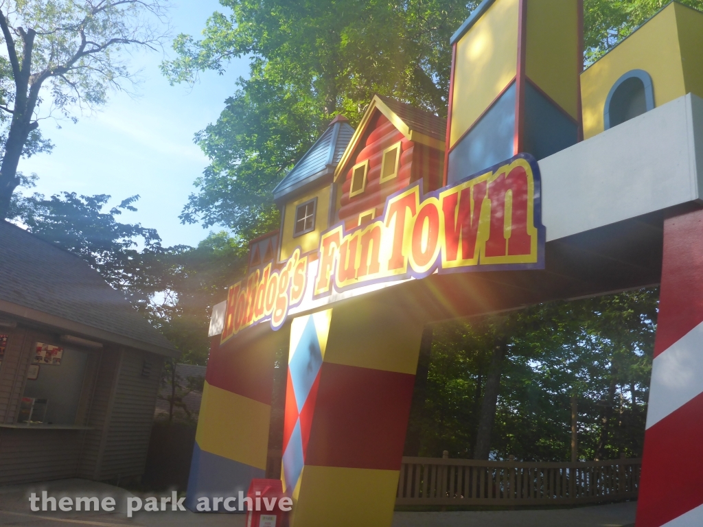 Holidog's FunTown at Holiday World