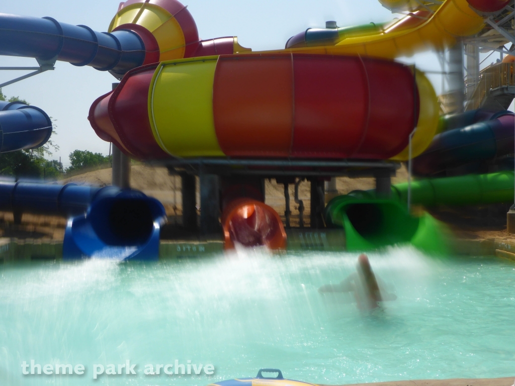 Hurricane Bay Beach Club at Kentucky Kingdom