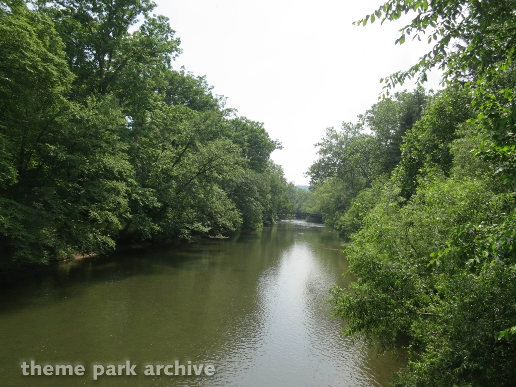 Raccoon Lagoon at Idlewild and SoakZone