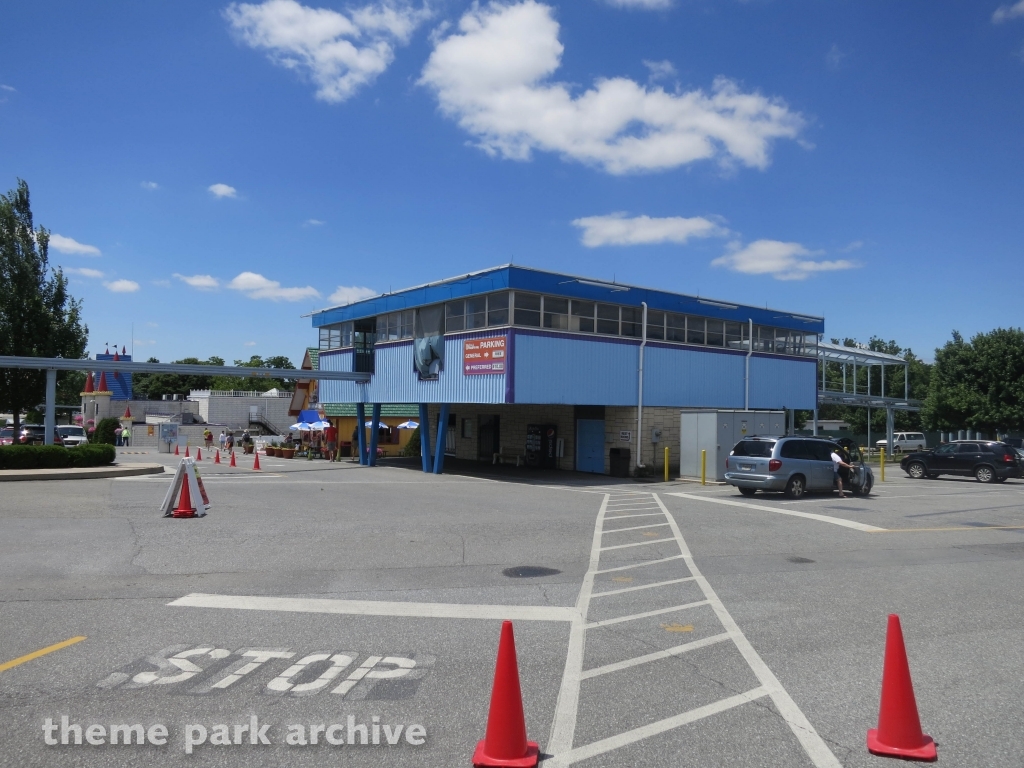 Parking at Dutch Wonderland