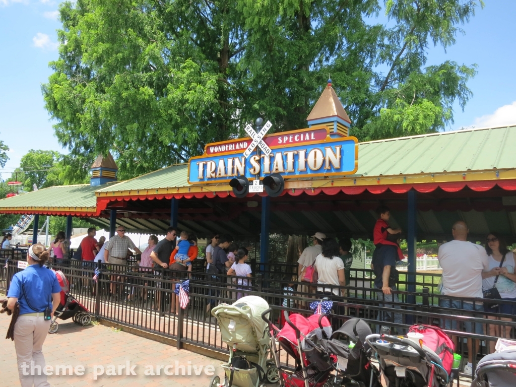 Wonderland Special at Dutch Wonderland