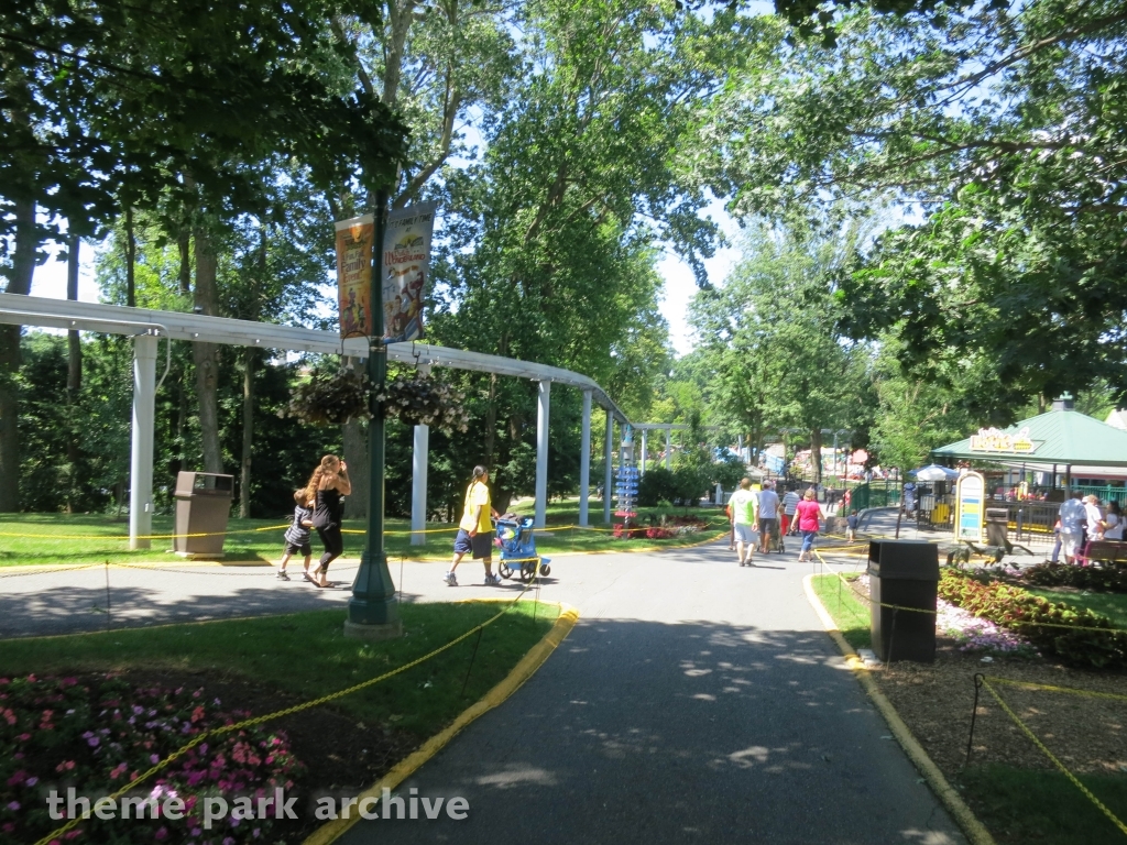 Monorail at Dutch Wonderland