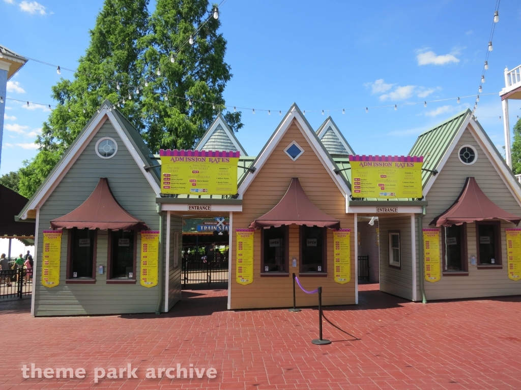 Entrance at Dutch Wonderland