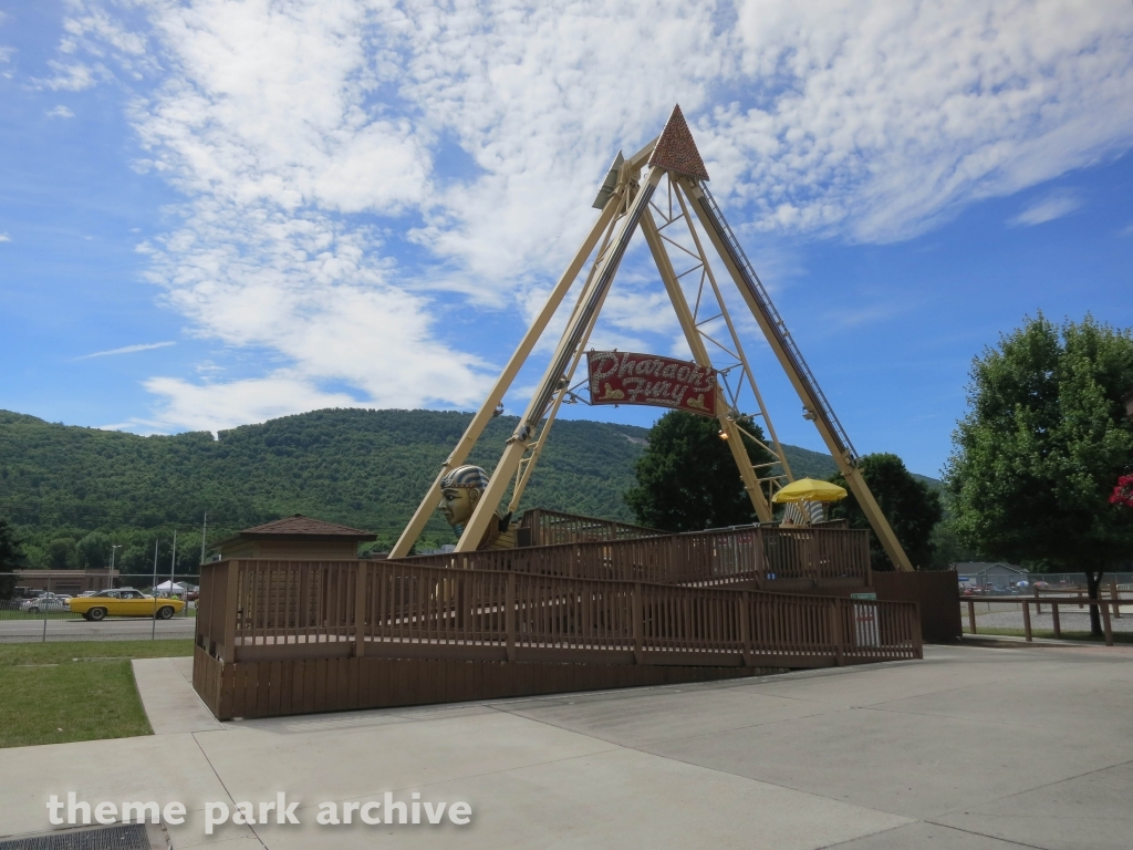 Pharaoh's Fury at DelGrosso's Amusement Park