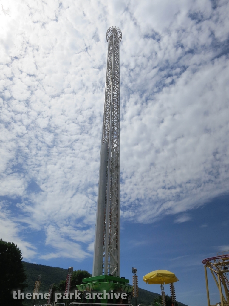 X Scream Tower at DelGrosso's Amusement Park