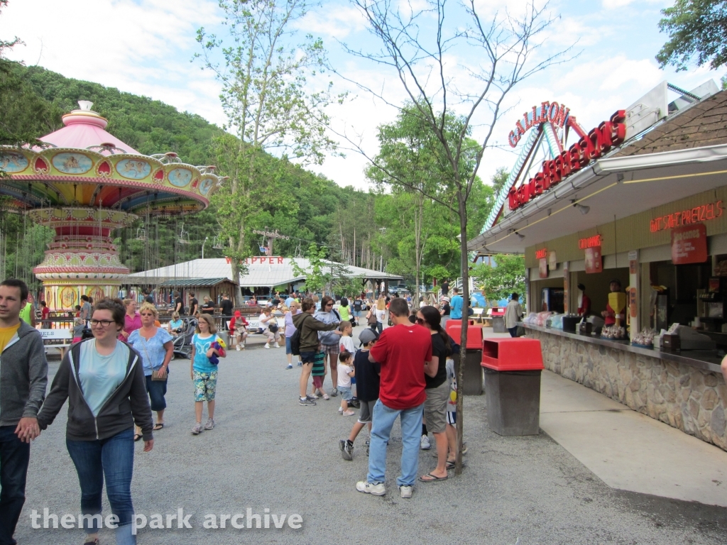 Italian Trapeze at Knoebels Amusement Resort