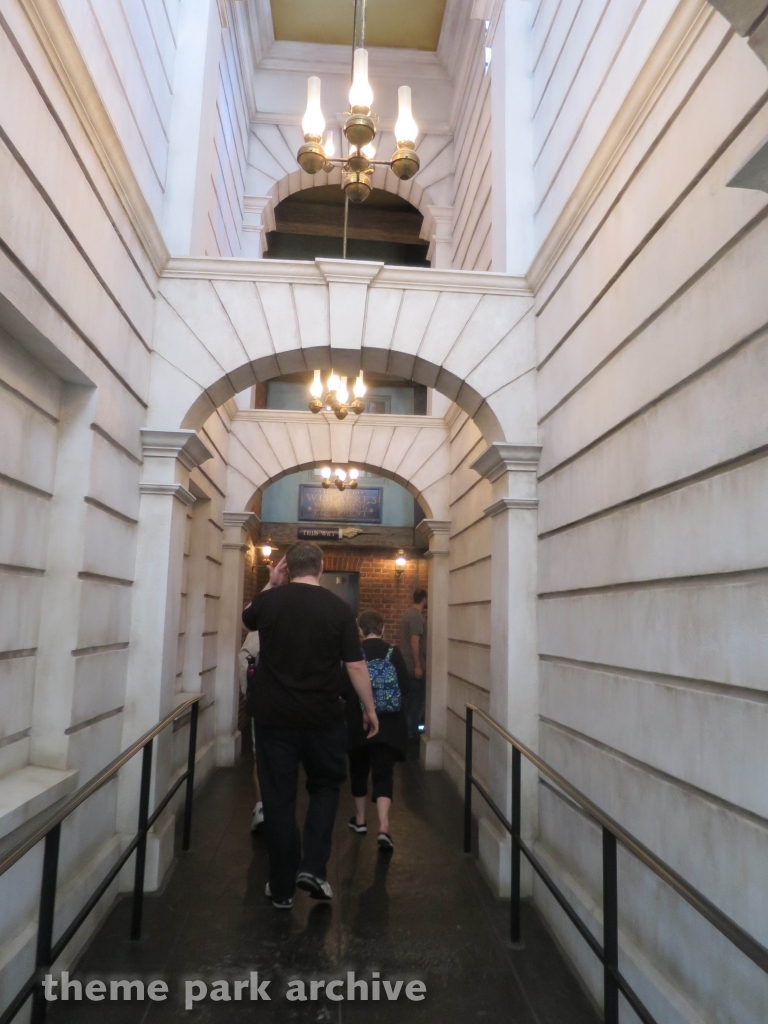 Harry Potter and the Escape from Gringotts at Universal City Walk Orlando