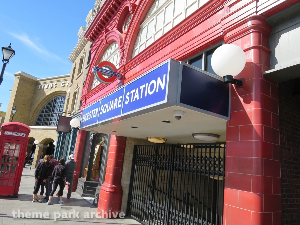 Hogwarts Express Kings Cross Station at Universal City Walk Orlando
