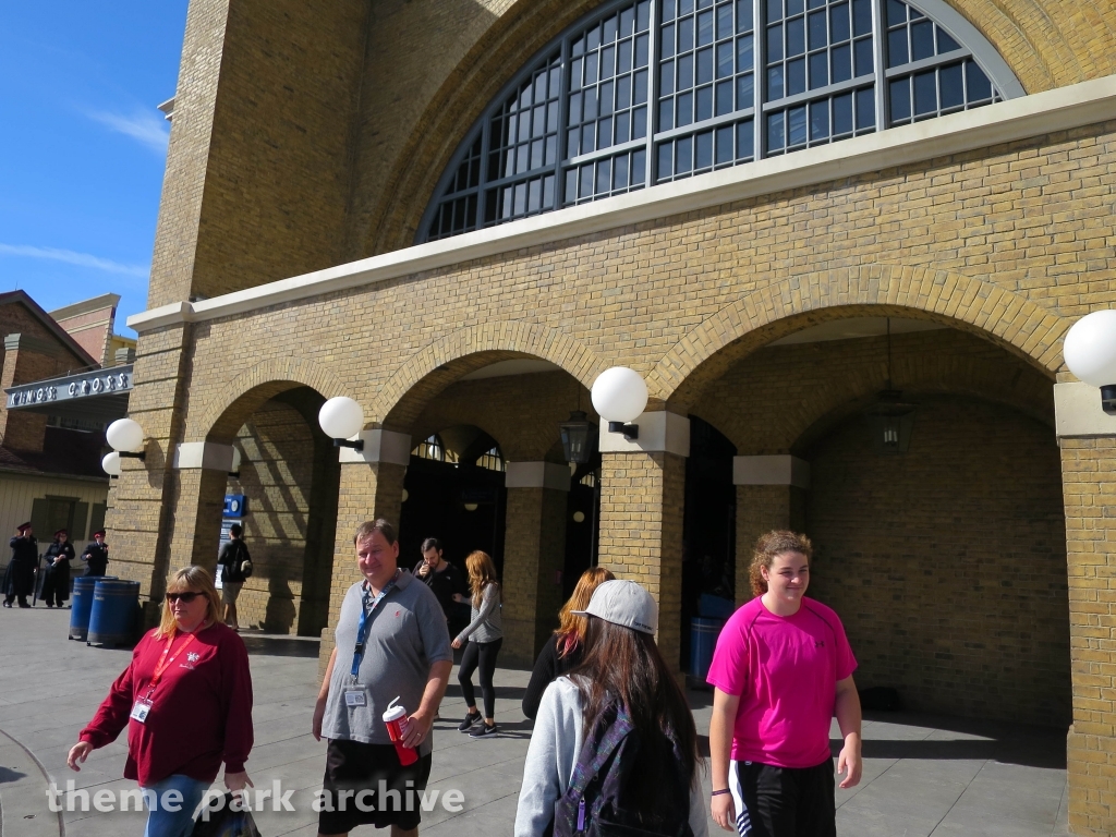 Hogwarts Express Kings Cross Station at Universal City Walk Orlando
