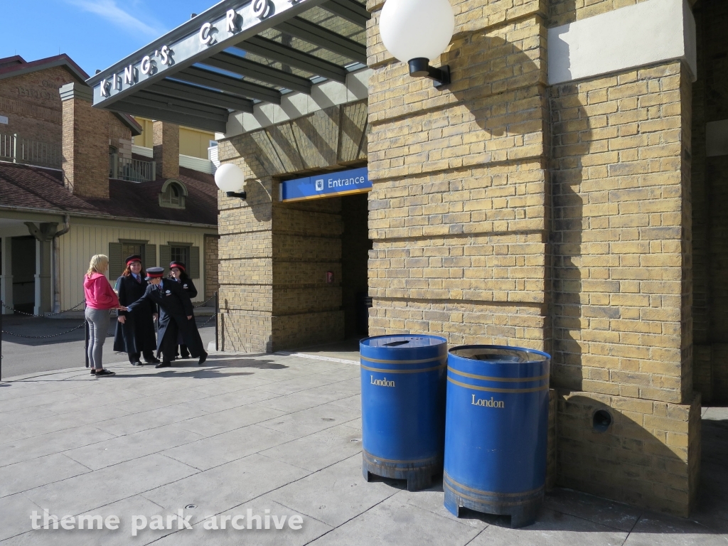 Hogwarts Express Kings Cross Station at Universal City Walk Orlando