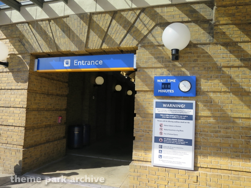 Hogwarts Express Kings Cross Station at Universal City Walk Orlando