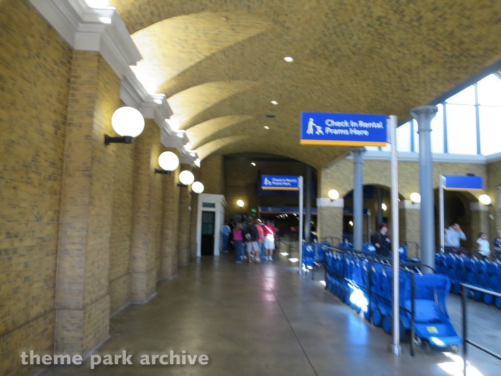 Hogwarts Express Kings Cross Station at Universal City Walk Orlando