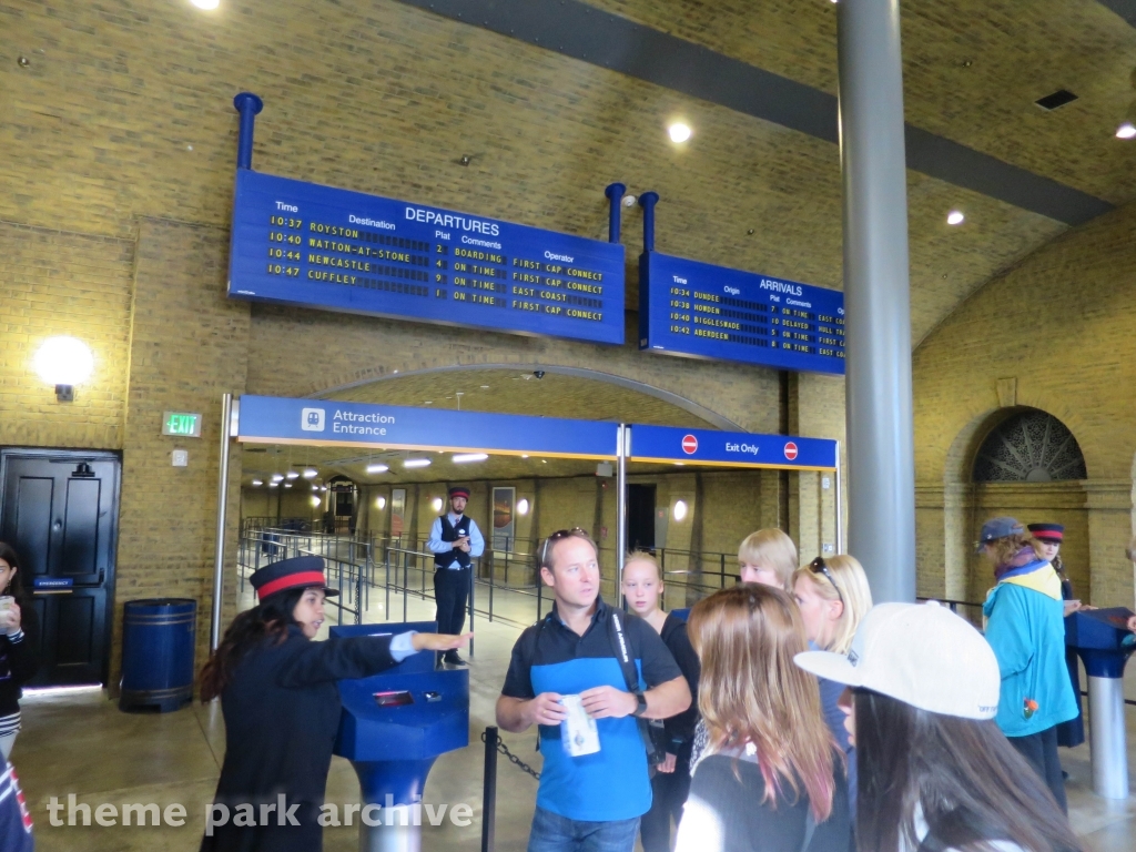 Hogwarts Express Kings Cross Station at Universal City Walk Orlando