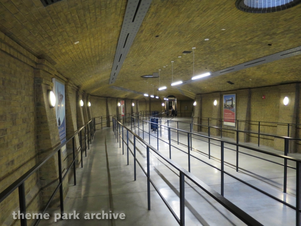 Hogwarts Express Kings Cross Station at Universal City Walk Orlando