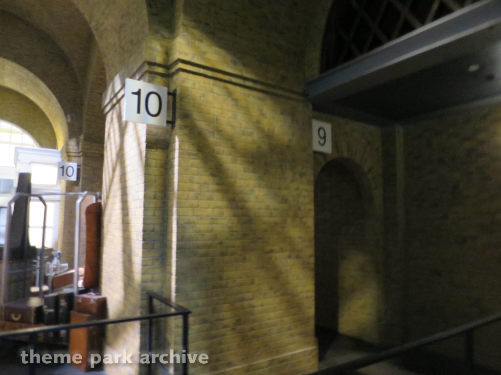 Hogwarts Express Kings Cross Station at Universal City Walk Orlando