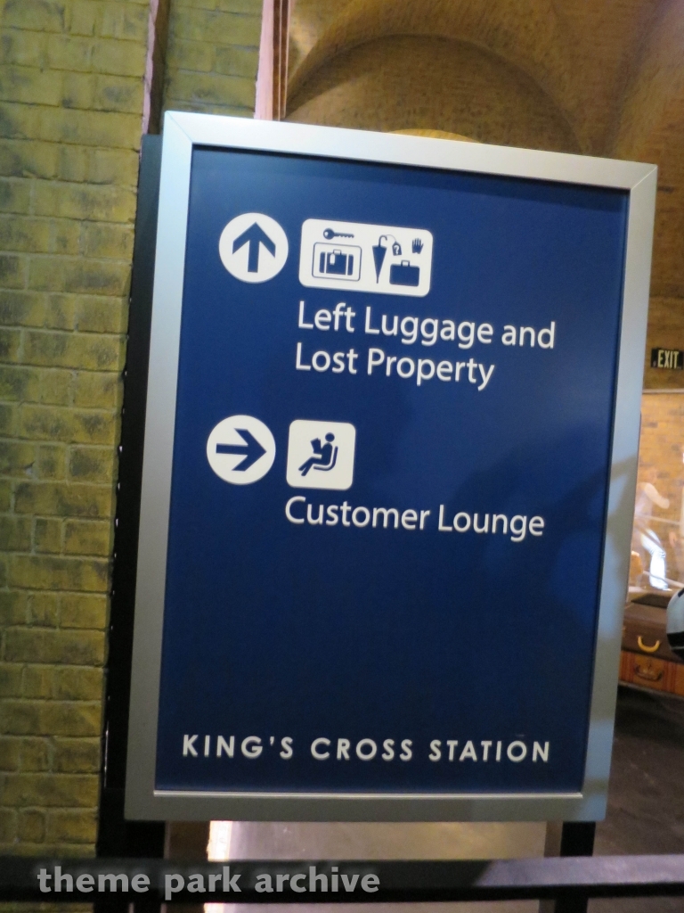 Hogwarts Express Kings Cross Station at Universal City Walk Orlando