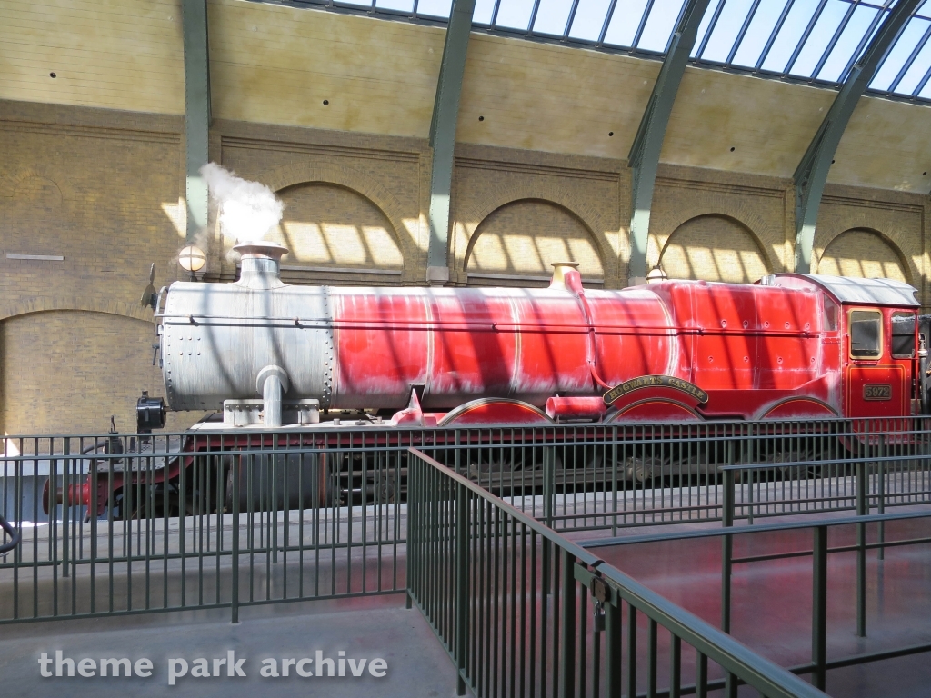 Hogwarts Express Kings Cross Station at Universal City Walk Orlando