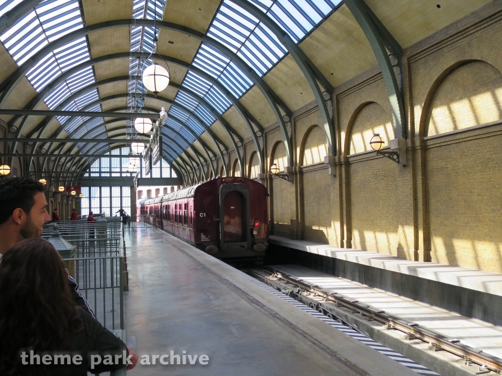Hogwarts Express Kings Cross Station at Universal City Walk Orlando