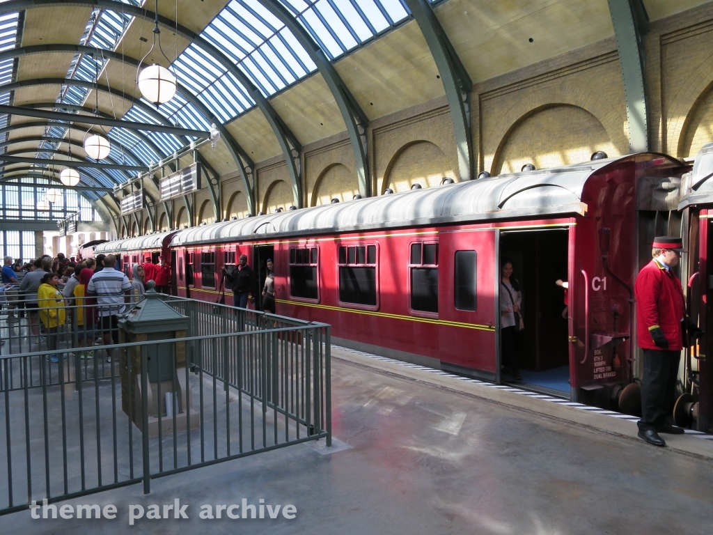 Hogwarts Express Kings Cross Station at Universal City Walk Orlando