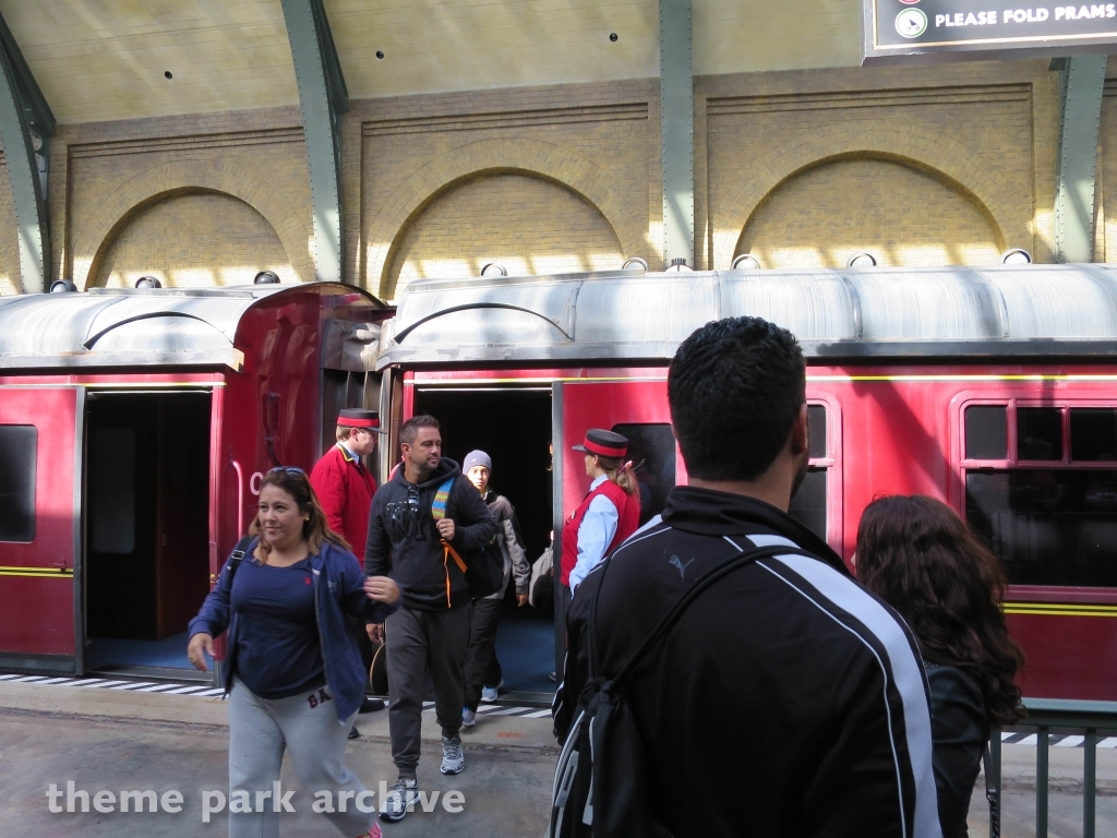 Hogwarts Express Kings Cross Station at Universal City Walk Orlando