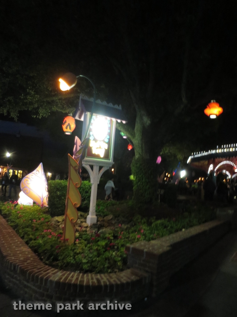 Mad Tea Party at Magic Kingdom