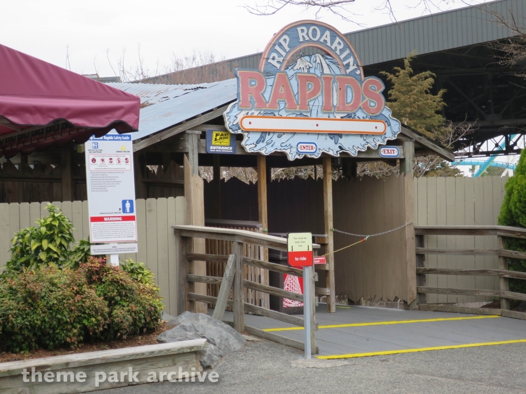 Rip Roarin' Rapids at Carowinds