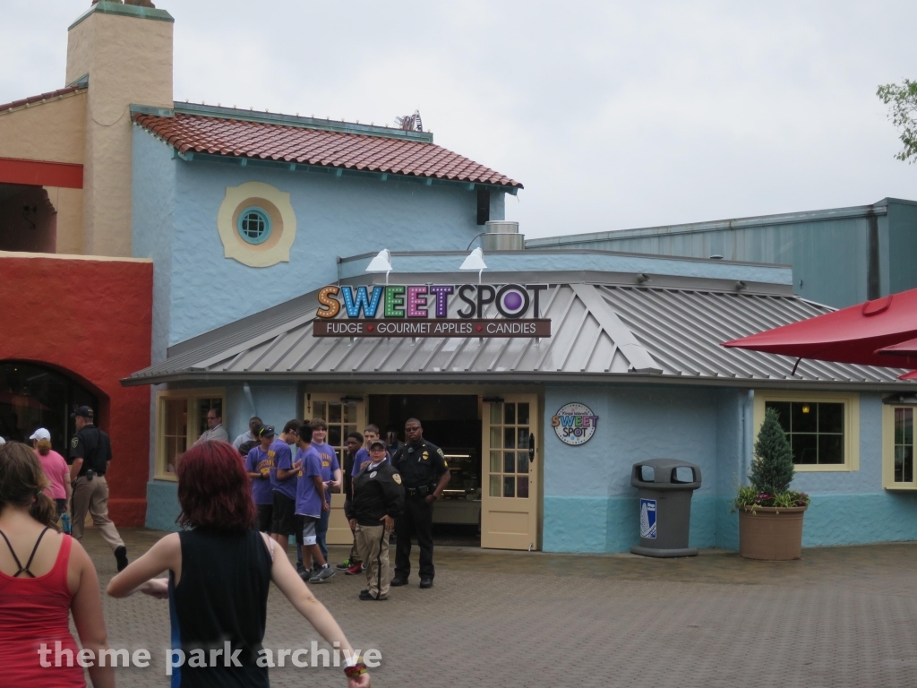International Street at Kings Island