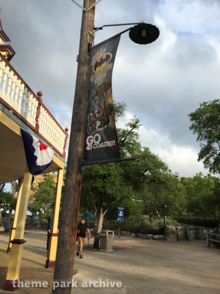 Crackaxle Canyon at Six Flags Fiesta Texas