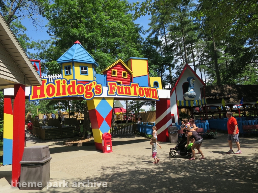Holidog's FunTown at Holiday World