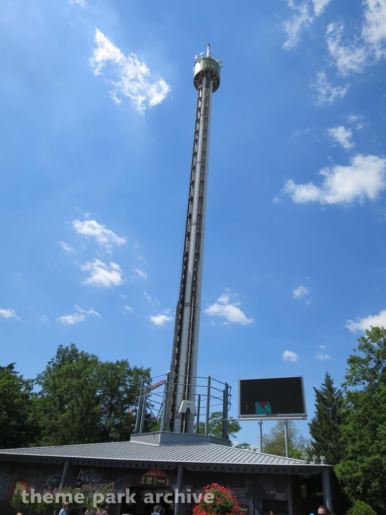 Free Fall Tower at Holiday Park