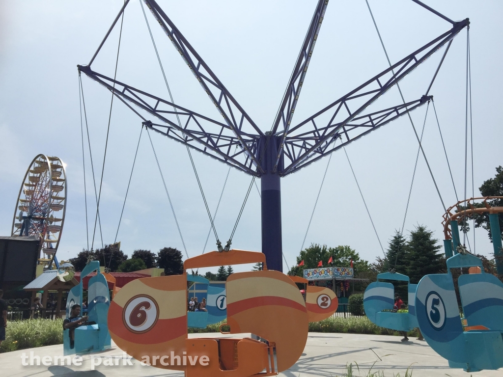 Lakeside Gliders at Michigan's Adventure