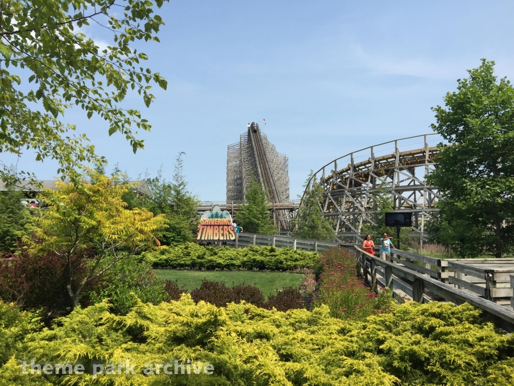 Shivering Timbers at Michigan's Adventure