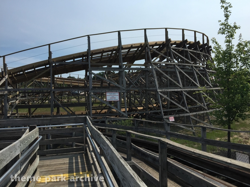 Shivering Timbers at Michigan's Adventure