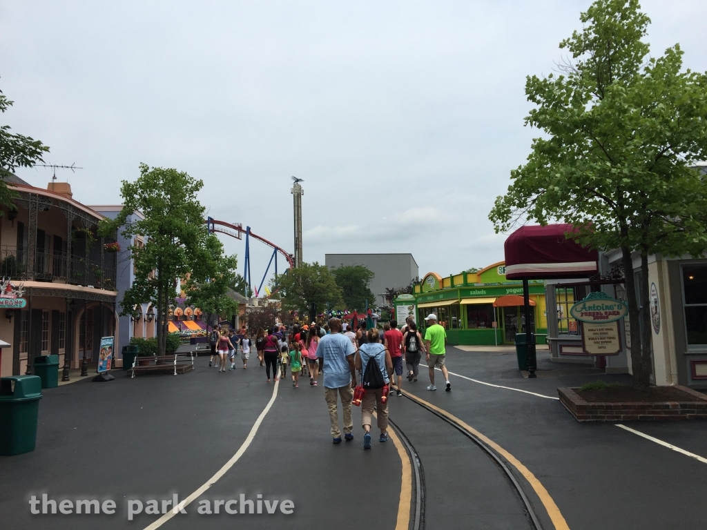 Orleans Place at Six Flags Great America