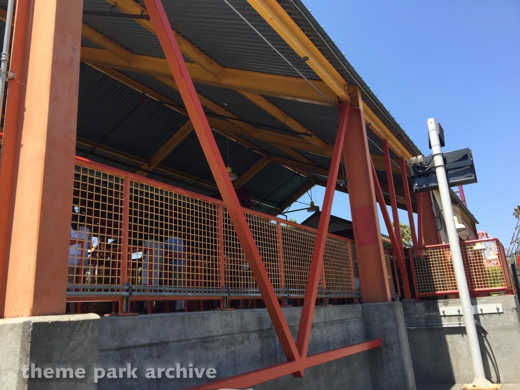 The Flash: Vertical Velocity at Six Flags Discovery Kingdom