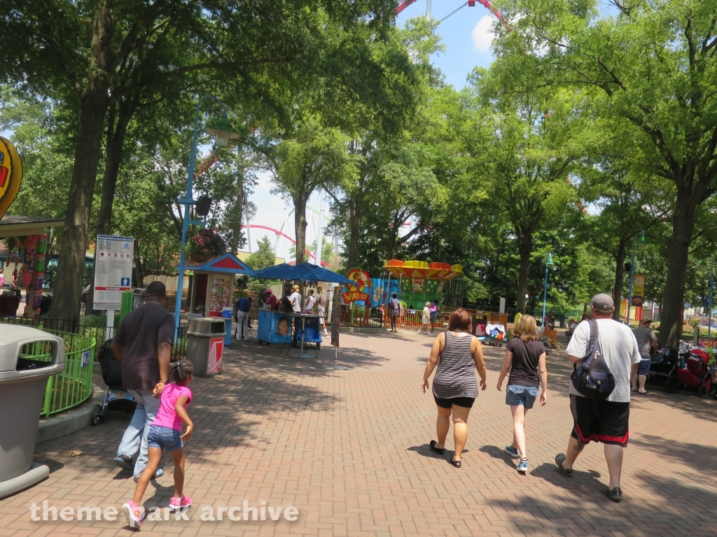 Planet Snoopy at Carowinds