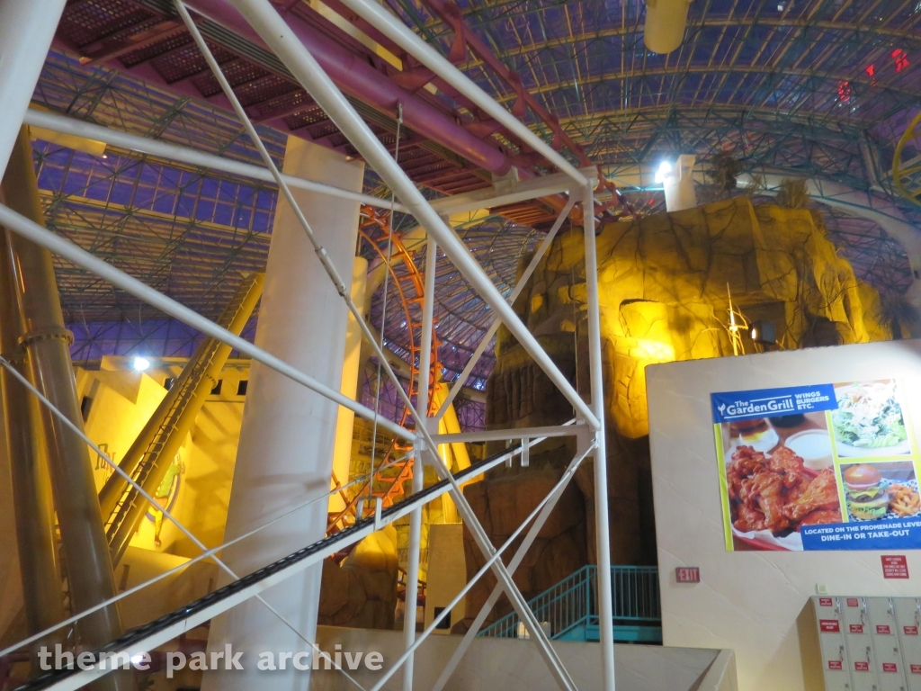 Canyon Blaster at Adventuredome