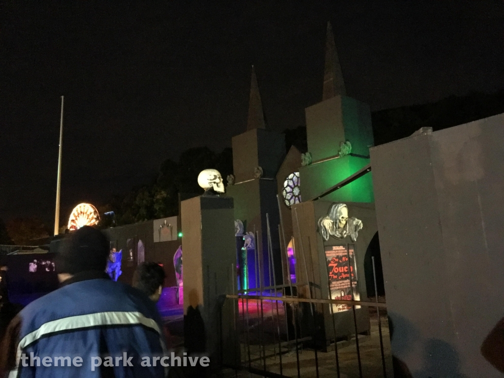 Haunted Graveyard at Lake Compounce