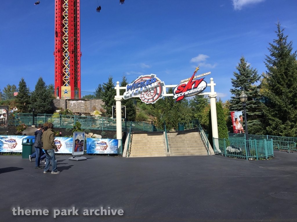 New England Sky Screamer at Six Flags New England
