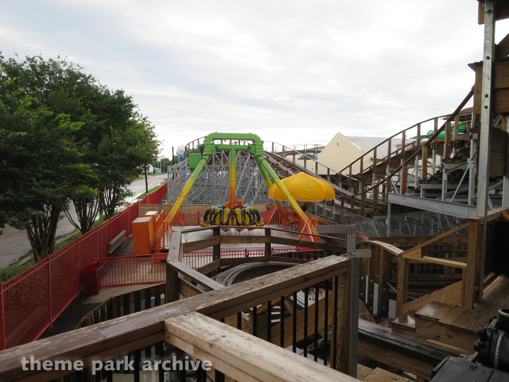 Dizzy Toucan at ZDT's Amusement Park