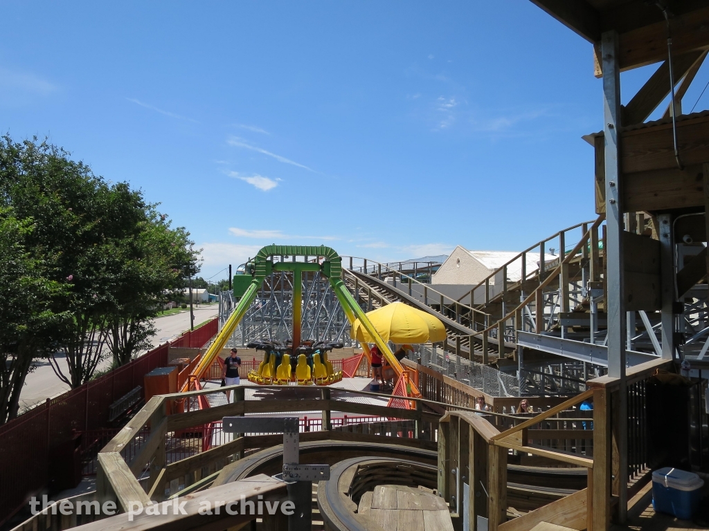 Dizzy Toucan at ZDT's Amusement Park