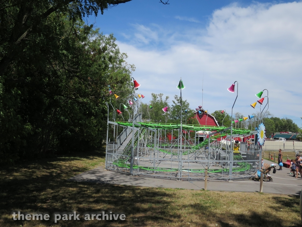 Max's Doggy Dog Coaster at Niagara Amusement Park and Splash World