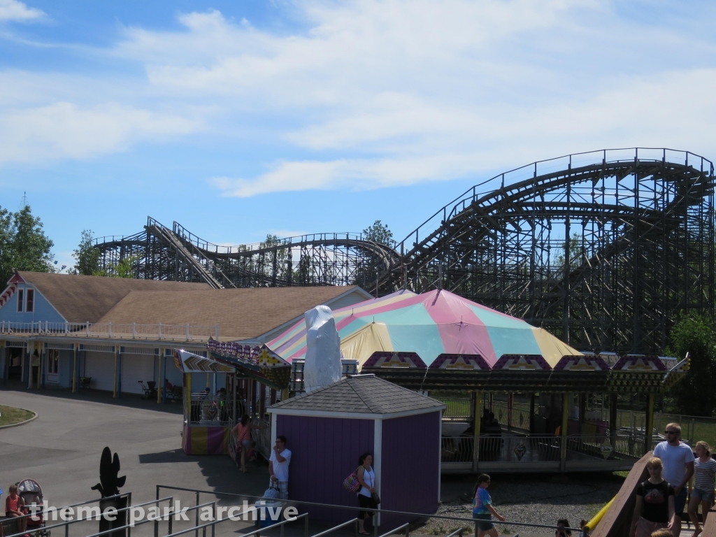 Silver Comet at Niagara Amusement Park and Splash World