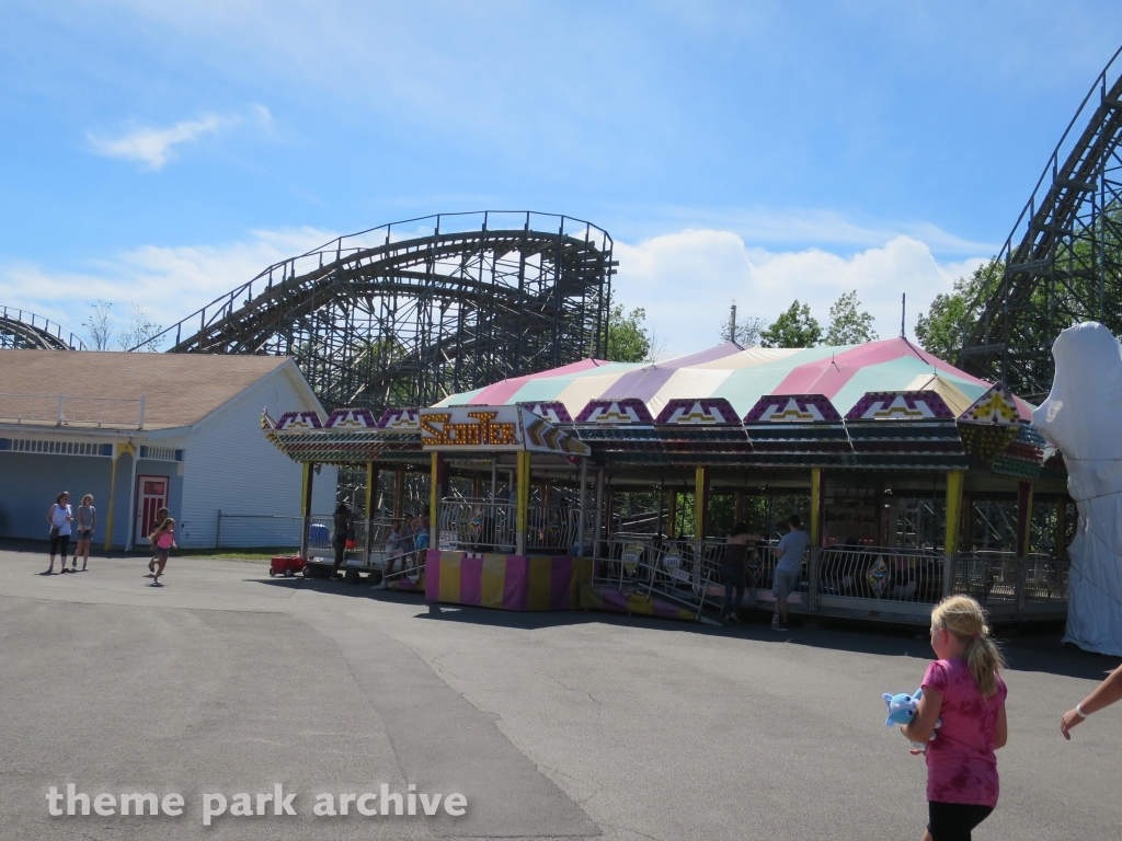 Bumper Cars at Niagara Amusement Park and Splash World