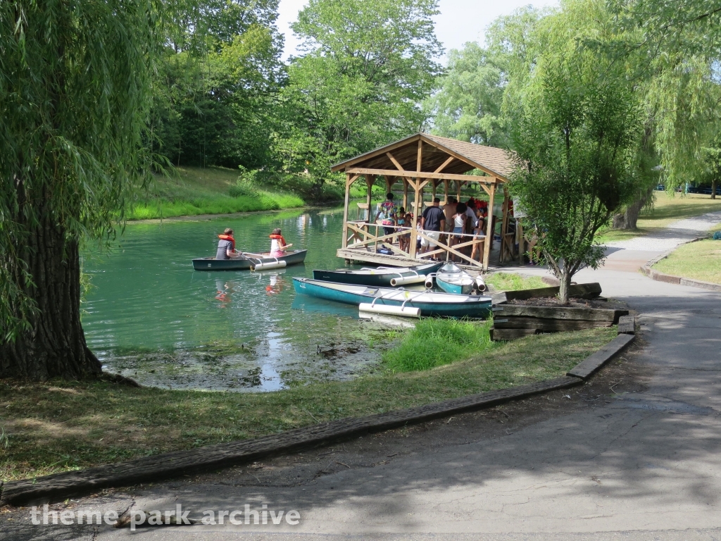 Canoes at Niagara Amusement Park and Splash World