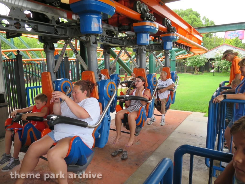 Steel Lasso at Frontier City