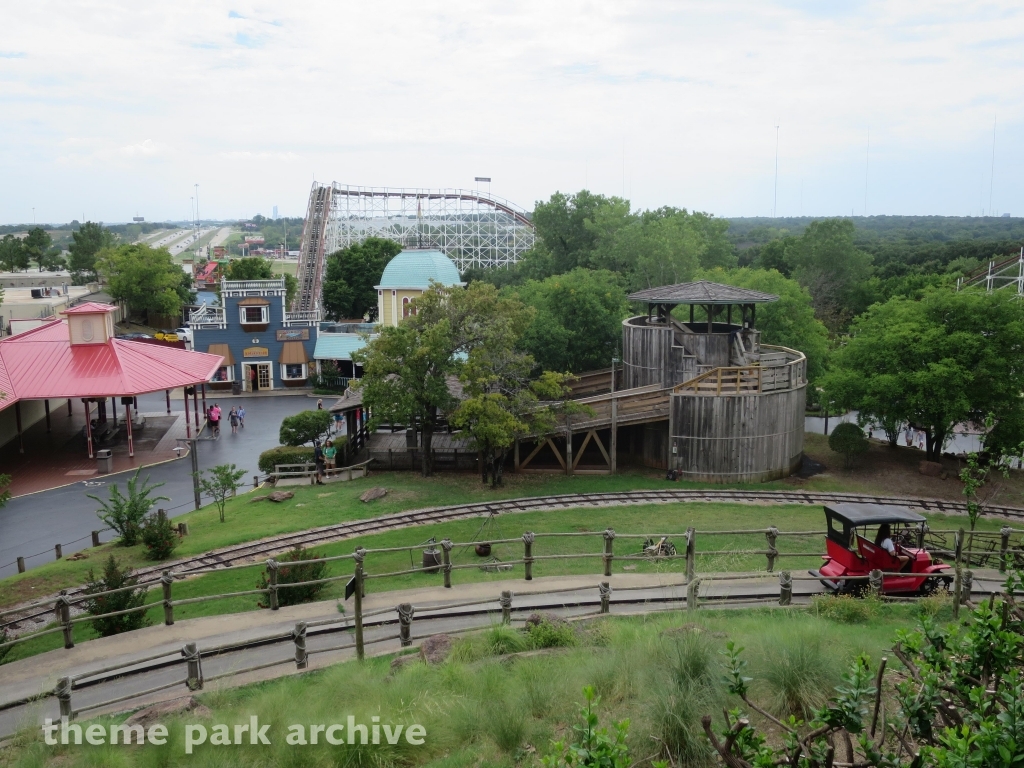 Tin Lizzy's at Frontier City