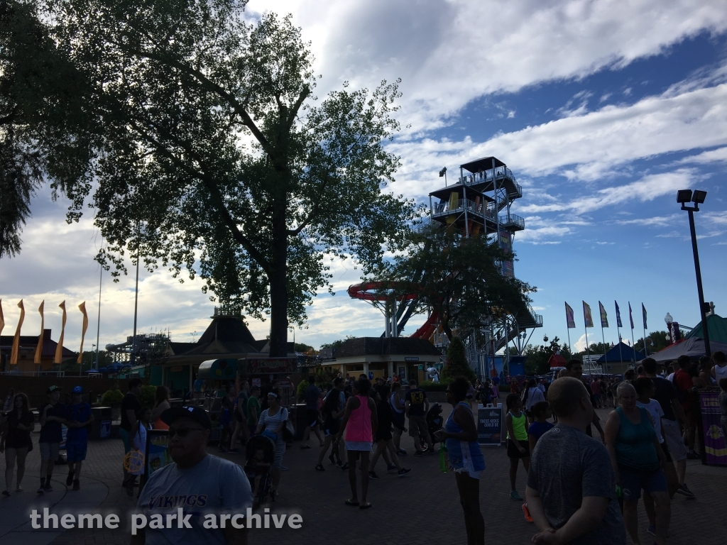 Breakers Pipeline and Plunge at Valleyfair