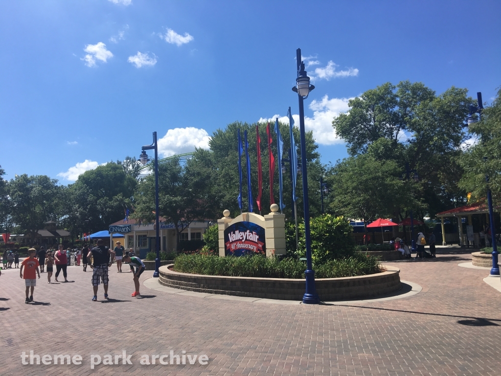 Entrance at Valleyfair