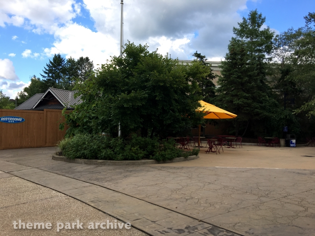 Happy Harbor Cafe at Wildwater Kingdom